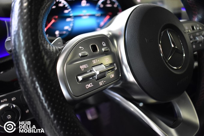 MERCEDES-BENZ A 180 d Automatic Premium